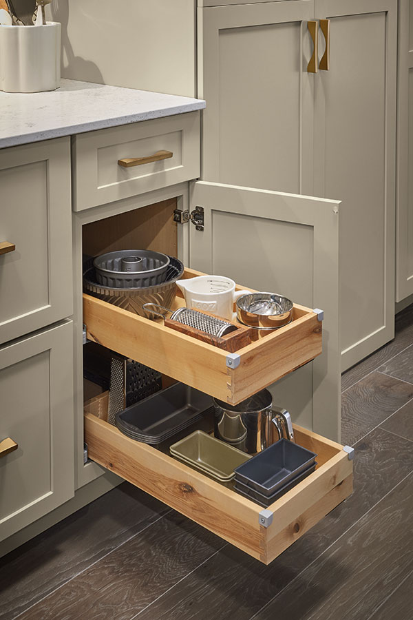 /file/media/midcontinent/products/cabinet_interiors/3base15rolltraysmegr.jpg